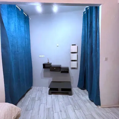 T2 Climatise, Wifi, Centre-ville, A Proximite Plage, Commerces, Taxi & Gare, Vue & Montagne *