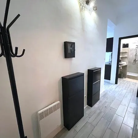 Apartment Center: View Retreat With Mountain Panorama *