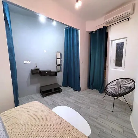 Apartmán T2 Climatise, Wifi, Centre-ville, A Proximite Plage, Commerces, Taxi & Gare, Vue & Montagne