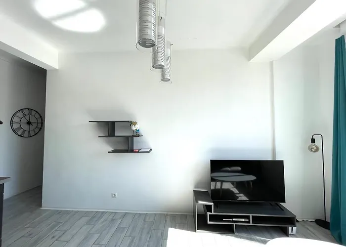 Center: View Retreat With Mountain Panorama * Calvi (Corsica)