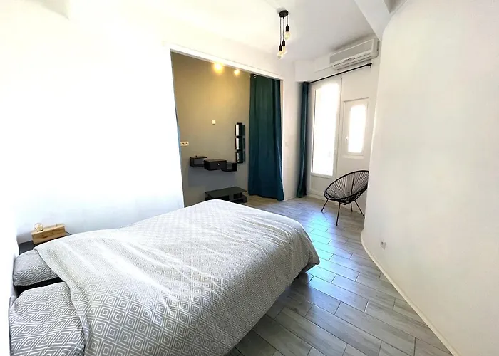 Center: View Retreat With Mountain Panorama Apartment Calvi (Corsica)